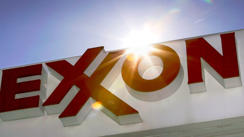 Exxon Mobil to recognize same-sex marriage for benefits eligibility - Emma Margolin - 09/27/2013