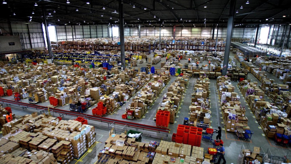Amazon warehouse - Milton Keynes.Parcels ready for dispatch at the Amazon.co.uk distribution centre near Milton Keynes. Picture date: Friday November 30, 2007. Photo credit should read: Chris Radburn/PA Wire URN:5392296