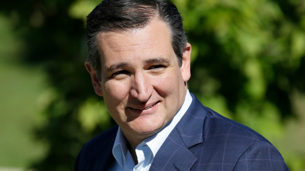 Republican presidential candidate, Sen. Ted Cruz, R-Texas, arrives at the Iowa Faith & Freedom Coalition's annual fall dinner, Sep. 19, 2015, in Des Moines, Ia. (Photo by Charlie Neibergall/AP)