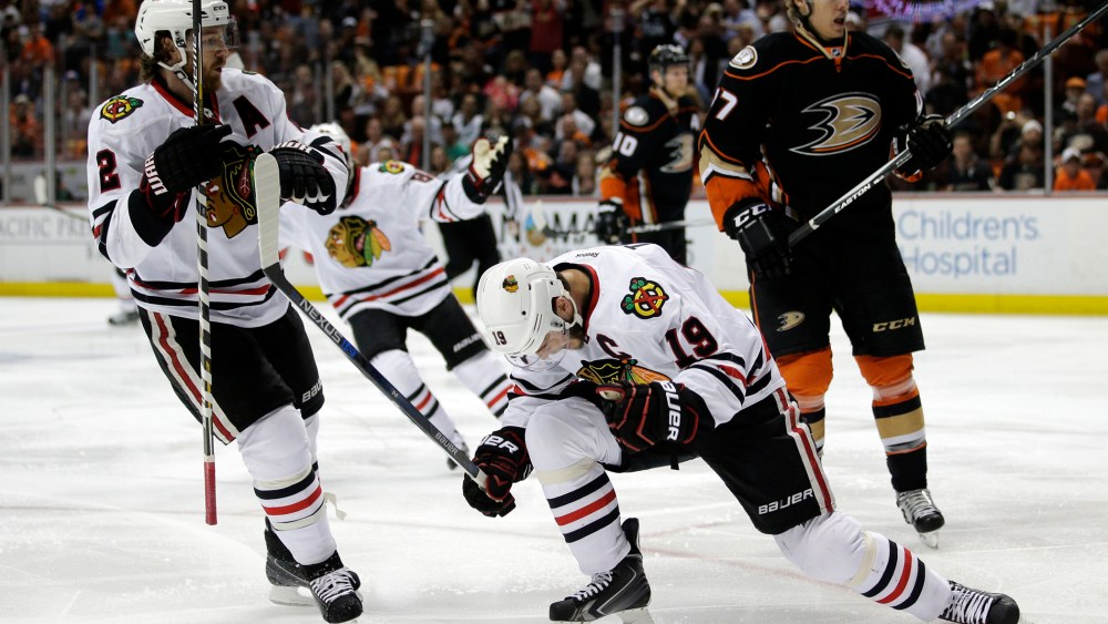 Chicago Blackhawks center Jonathan Toews (19) reacts after scoring a goal against the Anaheim Ducks during the first period in Game 7 of the Western Conference final of the NHL hockey Stanley Cup playoffs in Anaheim, Calif., May 30, 2015. (Jae C. Hong/AP)