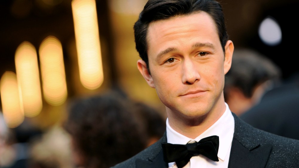 Joseph Gordon-Levitt arrives at the Oscars on March 2, 2014, at the Dolby Theatre in Los Angeles, Calif. (Photo by Chris Pizzello/Invision/AP)