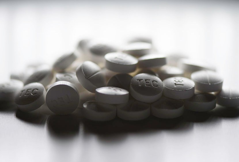 Prescription pills containing oxycodone and acetaminophen are shown in this June 20, 2012 photo. (Photo by Graeme Roy/The Canadian Press/AP)