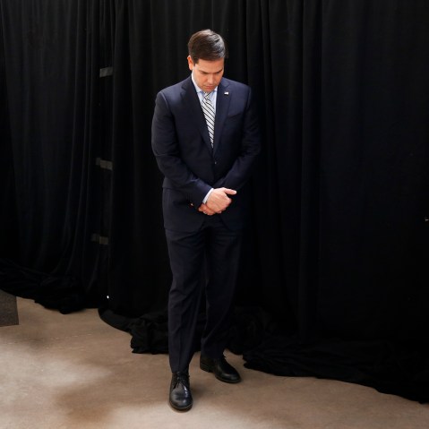 Republican presidential candidate, Sen. Marco Rubio, R-Fla., bows his head in prayer at a campaign rally in Idaho Falls, Idaho, March 6, 2016. (Photo by Paul Sancya/AP)