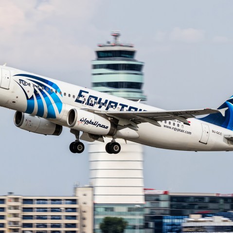 An EgyptAir plane takes off from Vienna International Airport, Austria on Aug. 21, 2015. (Photo by Thomas Ranner/AP)