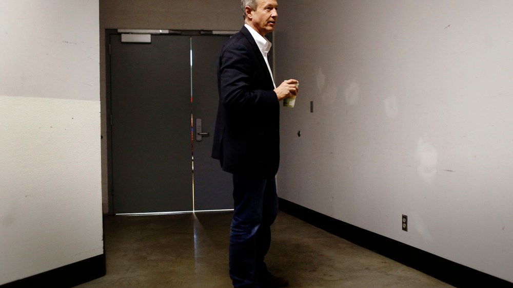 Democratic presidential candidate, former Maryland Gov. Martin O'Malley stands backstage before speaking at a town hall at Grinnell College in Grinnell, Iowa, Jan. 27, 2016. (Photo by Patrick Semansky/AP)