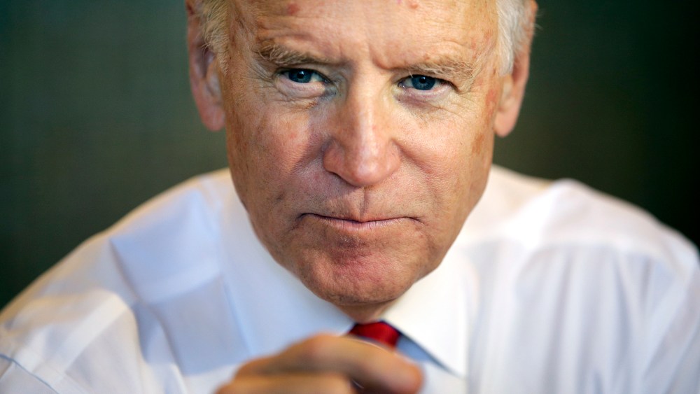 Vice President Joe Biden talks with local healthcare officials at Homegirl Cafe, Jan. 23, 2015, in Los Angeles, Calif. (Photo by Jae C. Hong/AP)