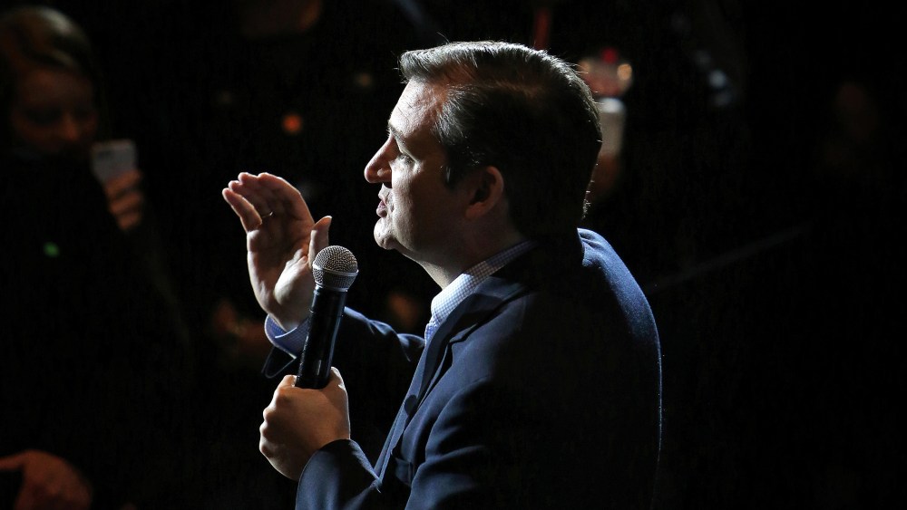 Republican Presidential candidate U.S. Senator Ted Cruz makes a stop at the Armory restaurant in downtown Janesville, Wis., on March 24, 2016. (Photo by Anthony Wahl/The Janesville Gazette/AP)