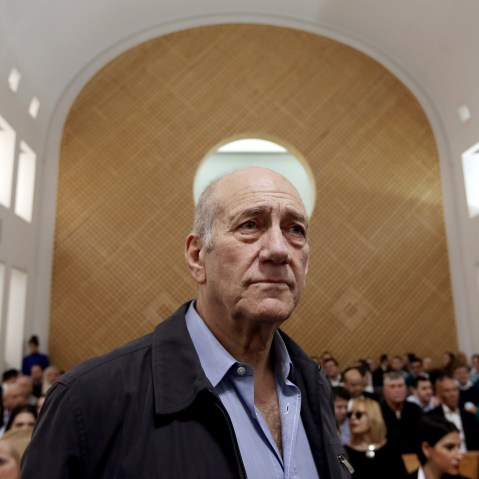 Former Israeli prime minister Ehud Olmert is seen in the court room as he waits for the judges at the Supreme Court in Jerusalem on Dec. 29, 2015. (Photo by Gali Tibbon/Pool/AP)