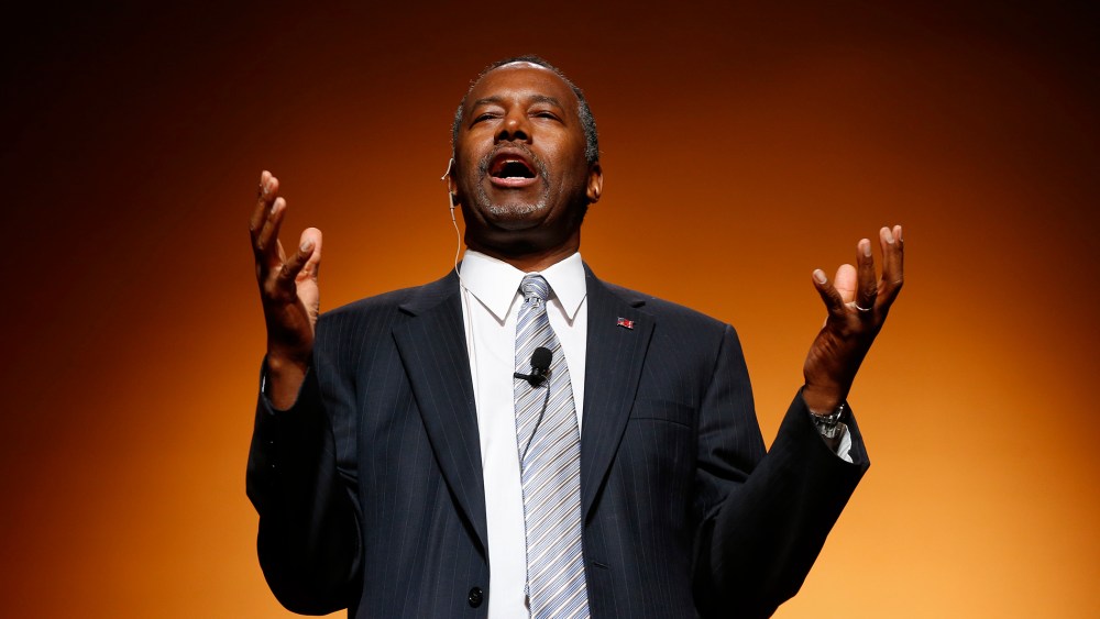 Ben Carson announces his candidacy for president during an official announcement in Detroit, May 4, 2015. (Photo by Paul Sancya/AP)
