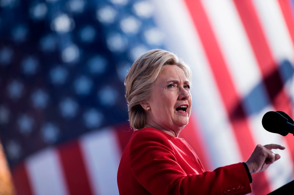 Image: FILES-US-POLITICS-CLINTON-FBI