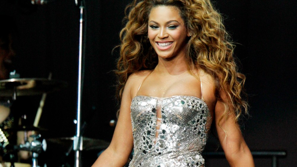 Beyonce Knowles performs during the Essence Fest in the Superdome in New Orleans Friday, July 6, 2007.  Beyonce is scheduled to headline Essence Festival in July 2013 (AP Photo/Alex Brandon)
