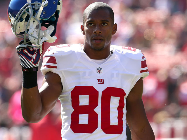 Wide receiver Victor Cruz #80 of the New York Giants warms up for the game with the San Francisco 49ers. (Photo by Stephen Dunn/Getty Images)