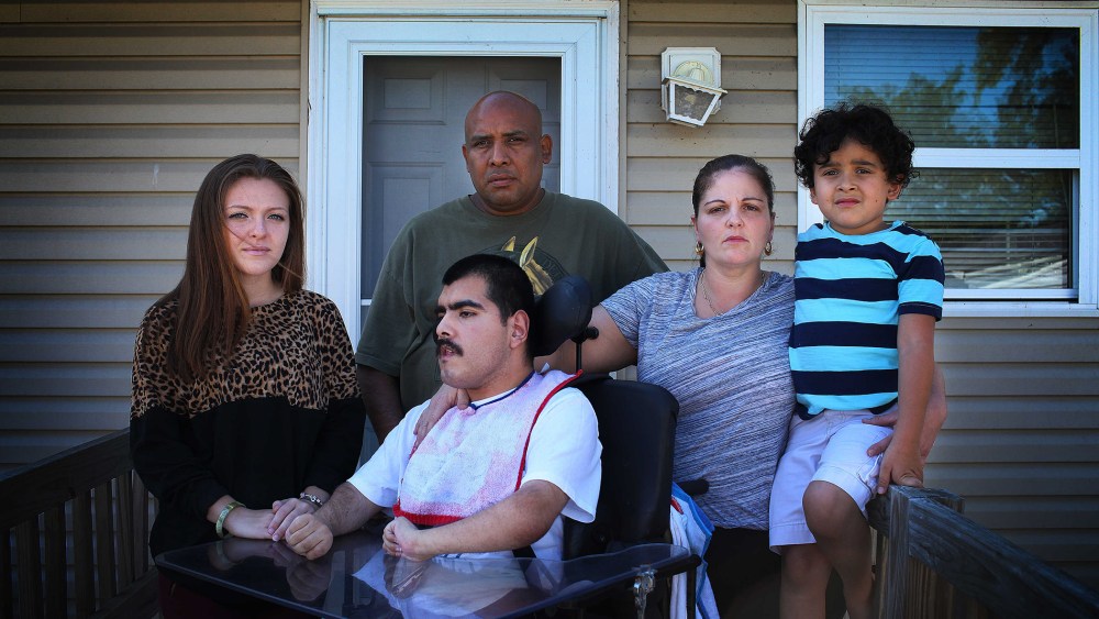 Deportations continue with Obama deciding to postpone executive order