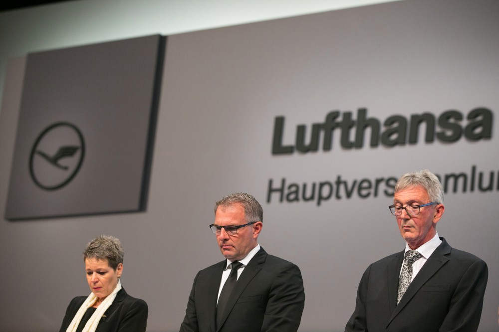 Simone Menne, CFO of Deutsche Lufthansa AG, Carsten Spohr, CEO of Deutsche Lufthansa AG, and Wolfgang Mayrhuber, chairman of Deutsche Lufthansa AG, during an Germanwings annual meeting in Hamburg, April 29, 2015. (Photo by Krisztian Bocsi/Bloomberg/Getty)