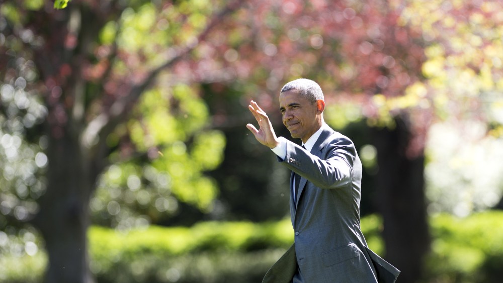 President Barack Obama walks to Marine One before departing from the South Lawn of the White House in Washington, D.C., April 29, 2015. (Photo by Soul Loeb/AFP/Getty)