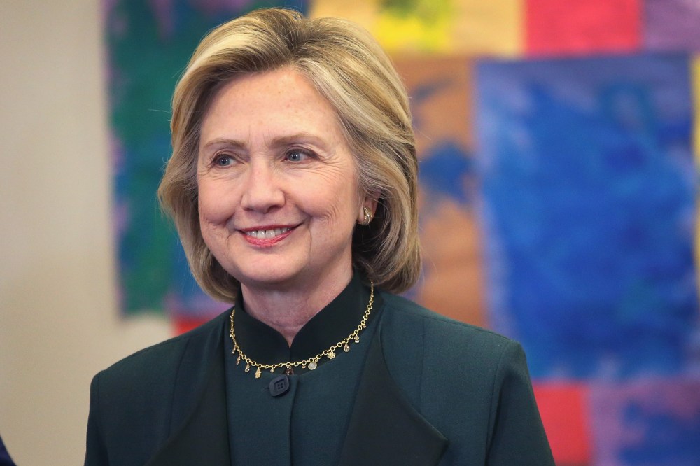Democratic presidential hopeful and former Secretary of State Hillary Clinton arrives for a meeting on May 20, 2015 in Chicago, Illinois.