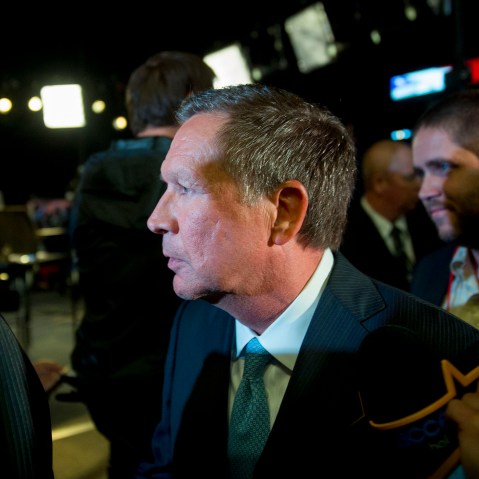 John Kasich, 2016 Republican presidential candidate, arrives to spin alley after the first Republican presidential debate at Quicken Loans Arena in Cleveland, Ohio, U.S., Aug. 6, 2015. (Photo by Andrew Harrer/Bloomberg/Getty)