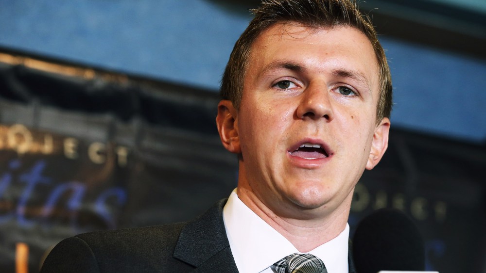 Conservative undercover journalist James O'Keefe (R) holds a news conference at the National Press Club September 1, 2015 in Washington, DC. (Photo by Chip Somodevilla/Getty)