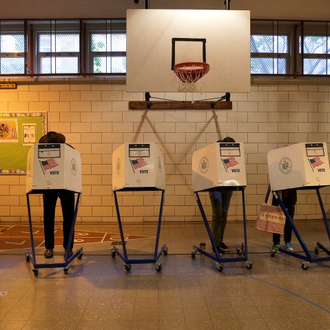 Residents of the Park Slope section of the borough Brooklyn vote in the 2014 U.S. midterm elections in on Nov. 4, 2014 in New York, N.Y. (Photo by Andrew Gombert/EPA)
