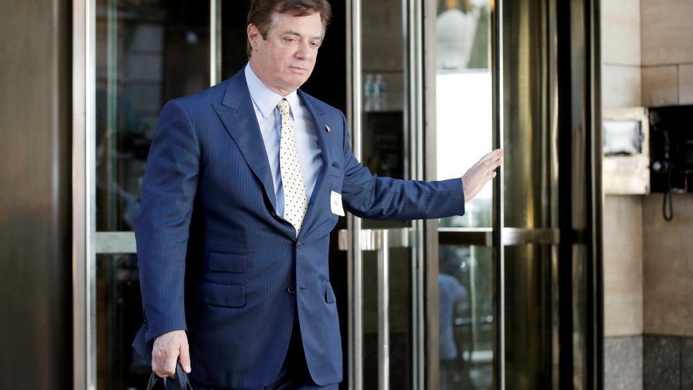 Image: FILE PHOTO: Paul Manafort, senior advisor to Republican U.S. presidential candidate Donald Trump, exits following a meeting of Donald Trump's national finance team in New York