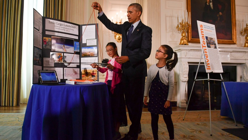 WASHINGTON, DC - APRIL 13: Sisters Kimberly, 9, right, and Rebe (Photo by Ricky Carioti/ The Washington Post/Getty)