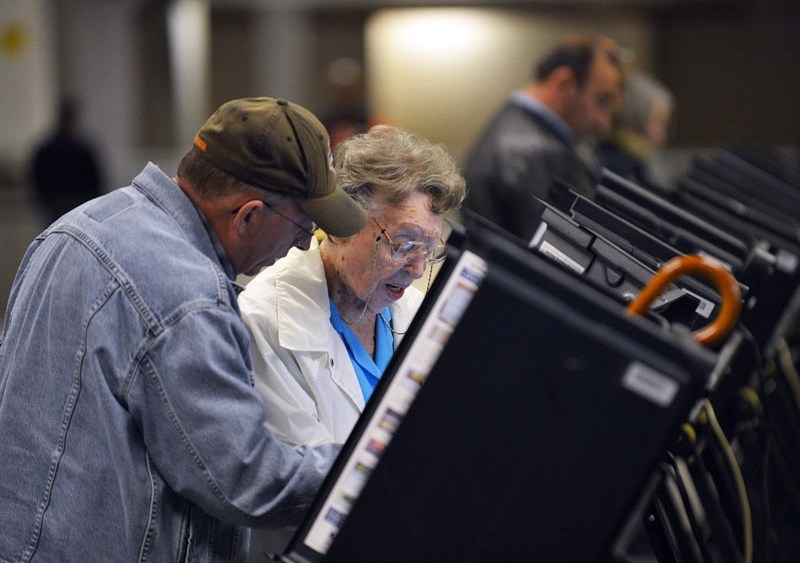 People cast their ballots for the U.S. presidential election.  (Jewel Samad / AFP)