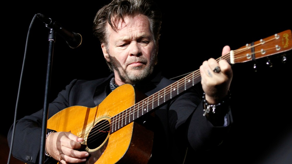 Singer John Mellencamp performs in Richmond, Va., on Nov. 5, 2012. (Photo by Kevin Lamarque/Reuters)