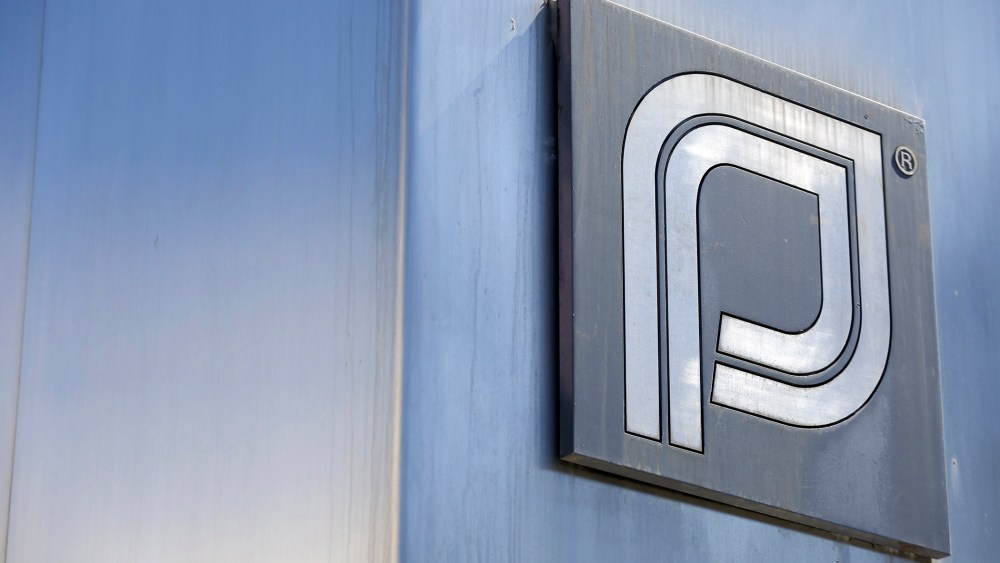 The Planned Parenthood logo is pictured outside a clinic in Boston, Mass. on June 27, 2014. (Photo by Dominick Reuter/Reuters)
