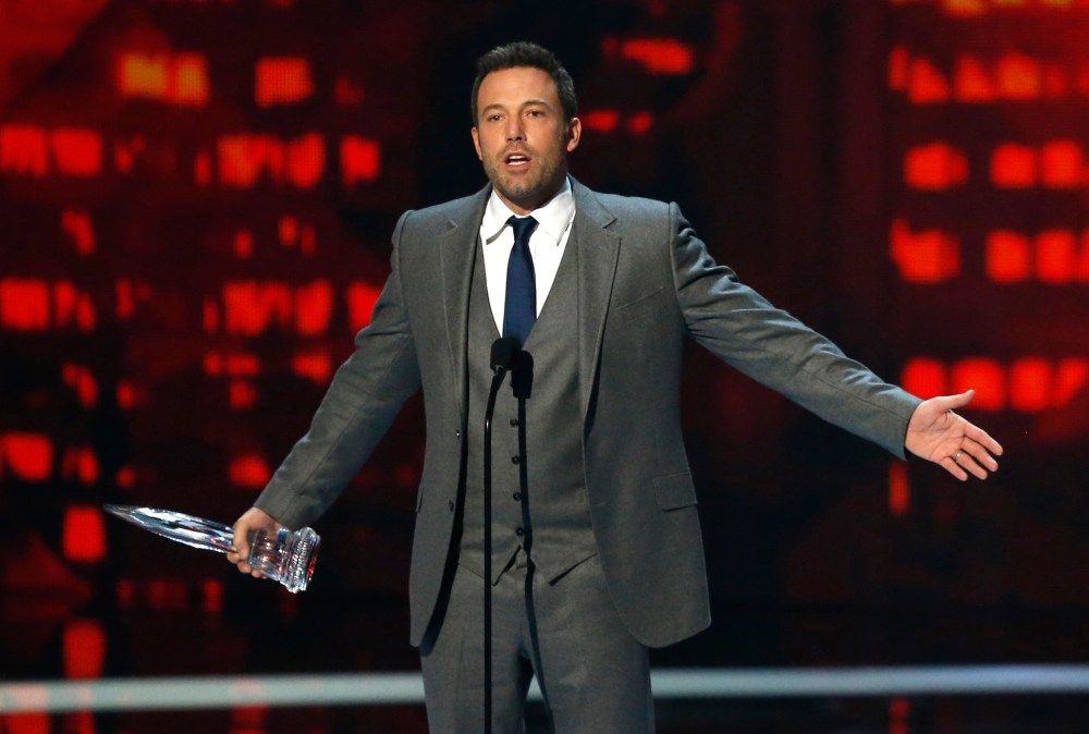 Actor Ben Affleck accepts the favorite humanitarian award during the 2015 People's Choice Awards in Los Angeles, Calif., Jan. 7, 2015. (Photo by Mario Anzuoni/Reuters)