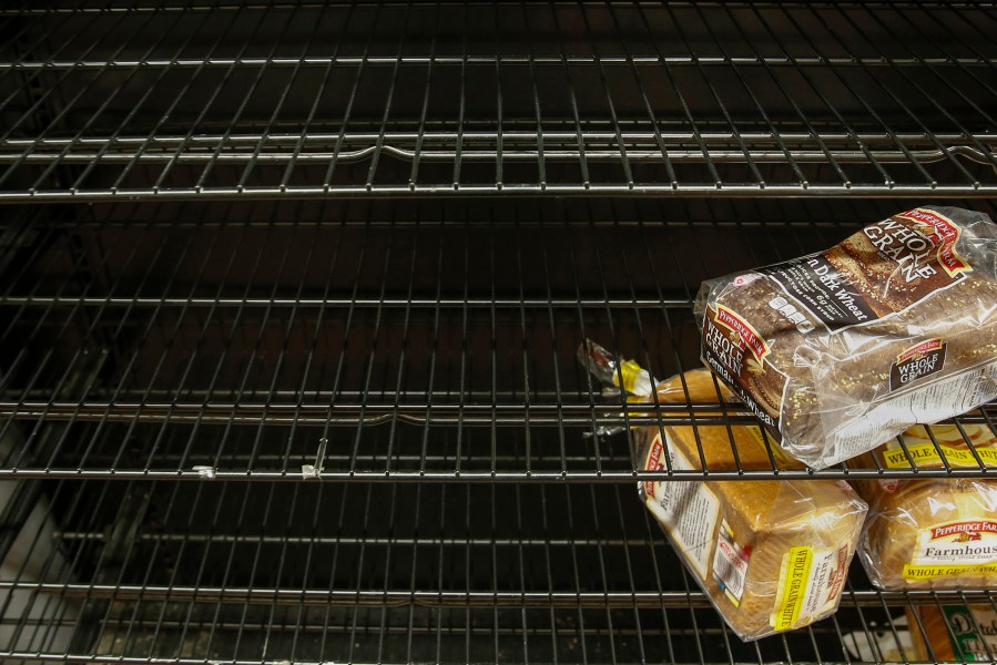 Loaves of bread sit on a sparse shelf of bread items at a grocery store in Port Washington, New York on Jan. 26, 2015. (Photo by Shannon Stapleton/Reuters)