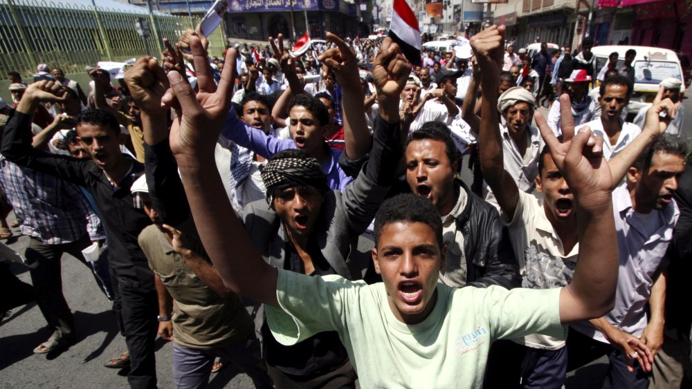 Anti-Houthi protesters demonstrate in Yemen's mainly Sunni southwestern city of Taiz, March 21, 2015. (Photo by Anees Mahyoub/Reuters)
