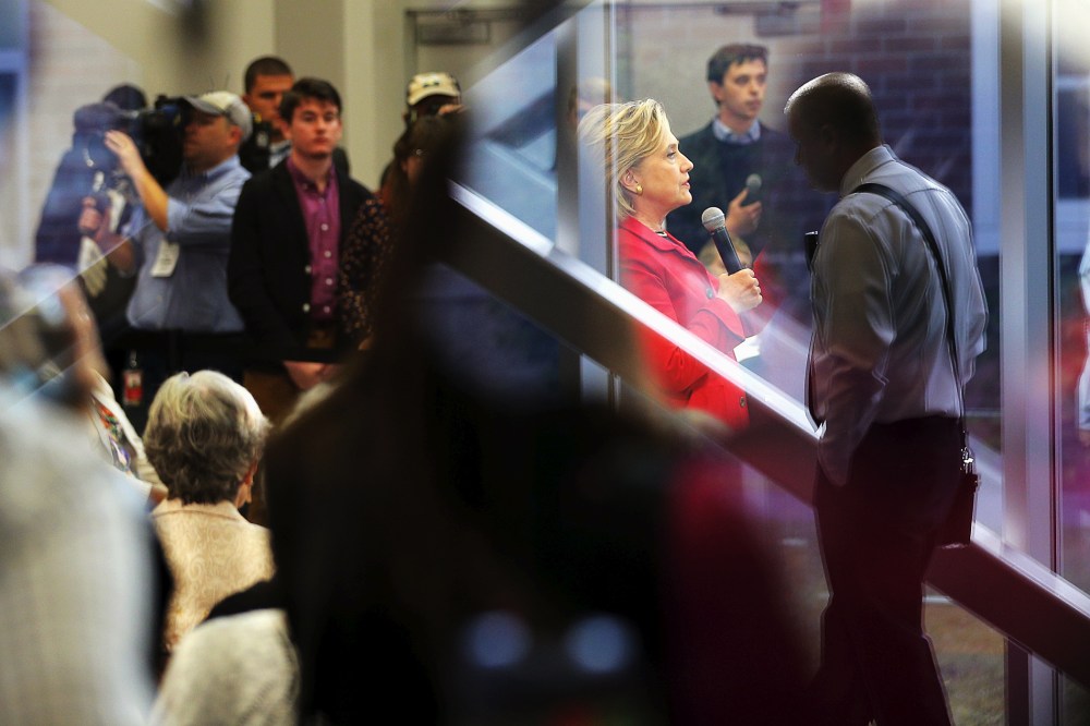 U.S. Democratic presidential candidate Hillary Clinton speaks a campaign town hall meeting in Manchester, N.H., Oct. 5, 2015. (Photo by Brian Snyder/Reuters)