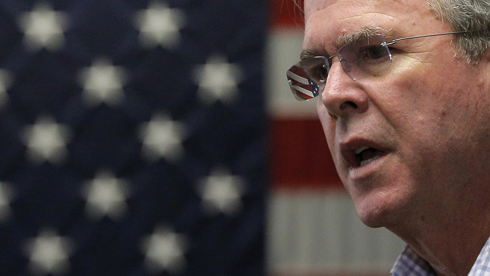 U.S. Republican presidential candidate Jeb Bush speaks at a campaign town hall meeting in Franklin, N.H., Nov. 13, 2015. (Photo by Brian Snyder/Reuters)