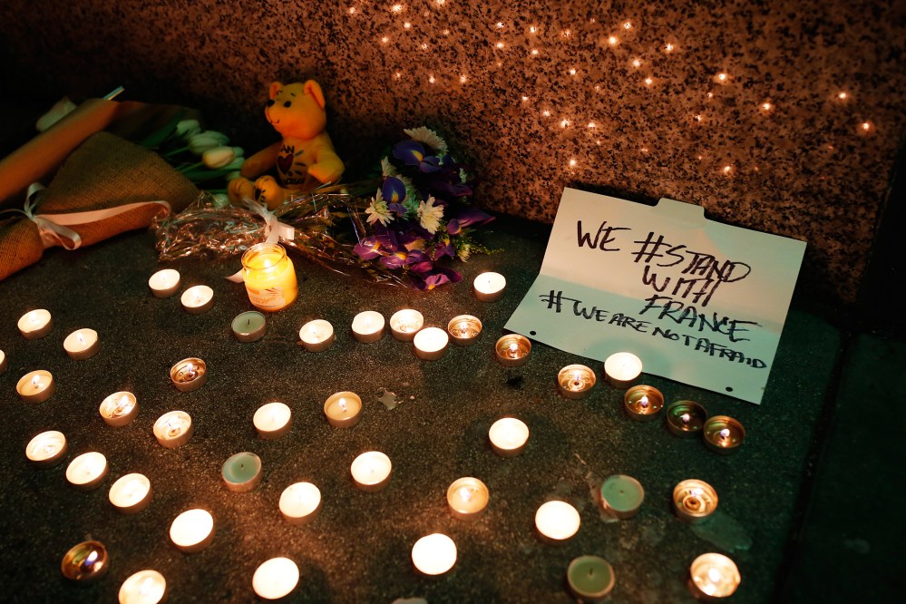 A makeshift memorial honoring the victims of the terror attack in Paris is seen outside the Consulate General of France in San Francisco, Calif., Nov. 13, 2015. (Photo by Stephen Lam/Reuters)