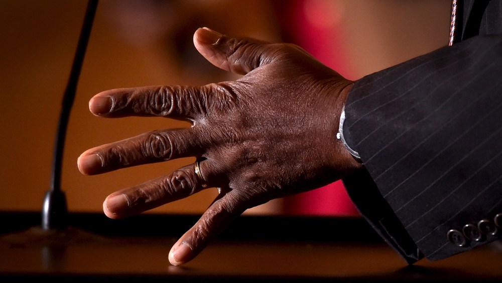 U.S. Republican presidential candidate Ben Carson gestures as he speaks at a news conference at the Green Valley Ranch resort in Henderson, Nev., Nov. 16, 2015. (Photo by David Becker/Reuters)