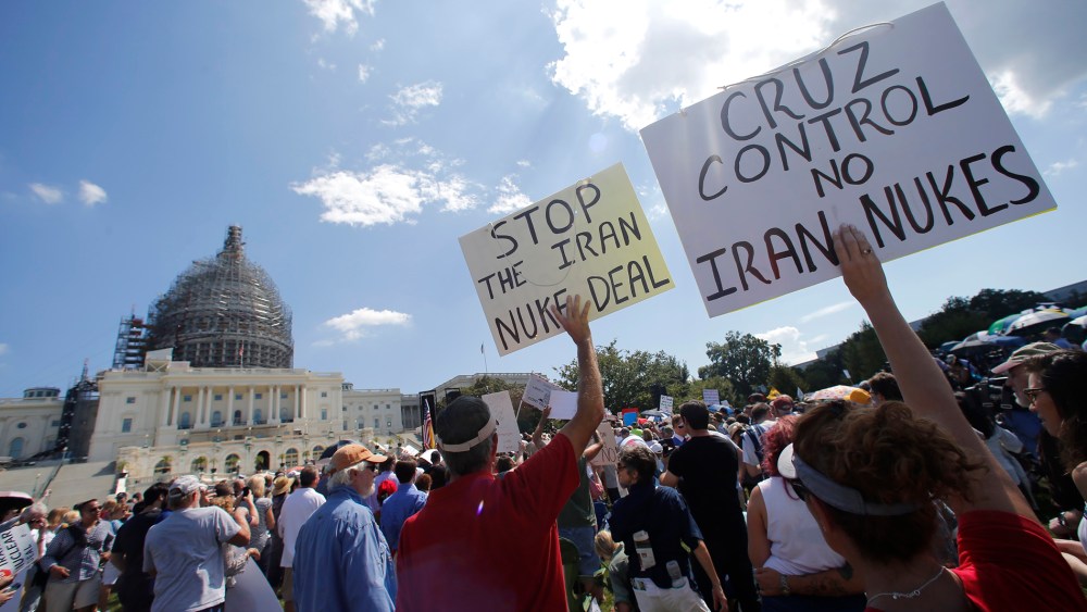 Activists gather at a Capitol Hill rally to "Stop the Iran Nuclear Deal" in Washington on Sept. 9, 2015. (Photo by Jonathan Ernst/Reuters)