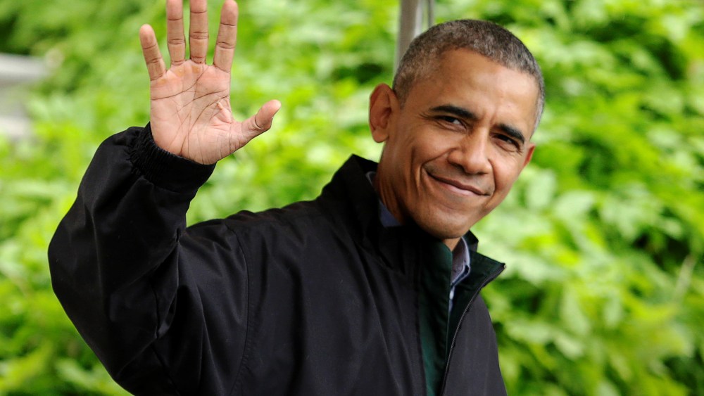 President Barack Obama waves as he walks out from the White House in Washington before his departure to Vietnam, May 21, 2016. (Photo by Yuri Gripas/Reuters)