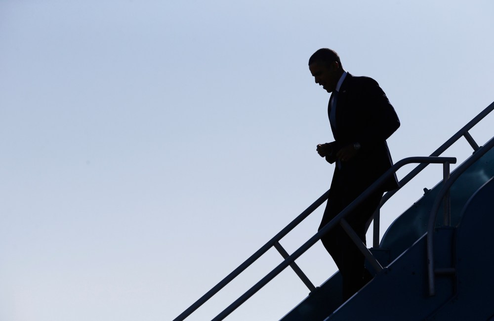U.S. President Barack Obama arrives in San Francsico, November 25, 2013.