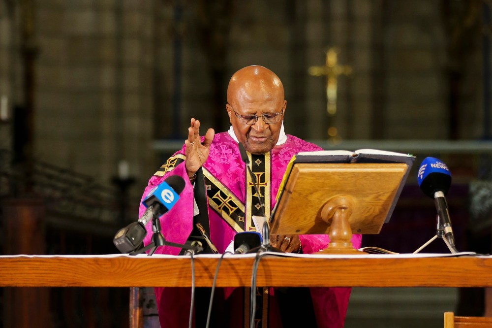 Desmond Tutu holds a mass for Nelson Mandela at Cape Town's Anglican St George's Cathedral, Dec. 6, 2013.