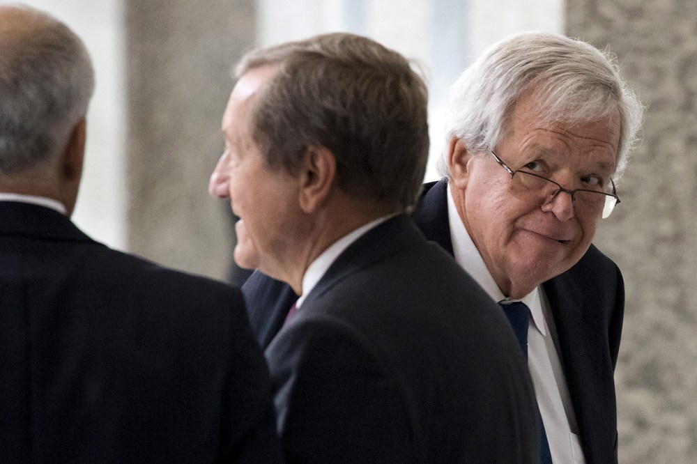 Former House of Representatives Speaker Dennis Hastert arrives for an appearance in federal court in Chicago, June 9, 2015. (Photo by Andrew Nelles/Reuters)