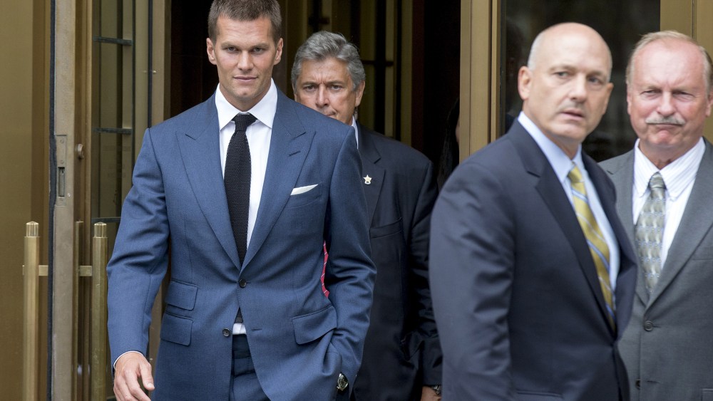 New England Patriots quarterback Tom Brady exits the Manhattan Federal Courthouse in N.Y. on Aug. 31, 2015. (Photo by Brendan McDermid/Reuters)