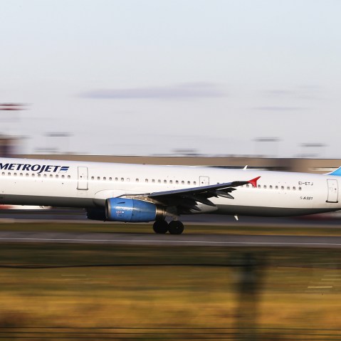 The Metrojet's Airbus A321 with registration number EI-ETJ that crashed in Egypt's Sinai peninsula, takes off from Moscow's Domodedovo airport, Russia, in this picture taken Oct. 20, 2015. (Photo by Stringer Russia/Reuters)