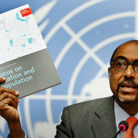 Michel Sidibe, Executive Director of UNAIDS emphasizes a new report during a news conference at the United Nations European headquarters in Geneva, Switzerland, Nov. 24, 2015. (Photo by Denis Balibouse/Reuters)