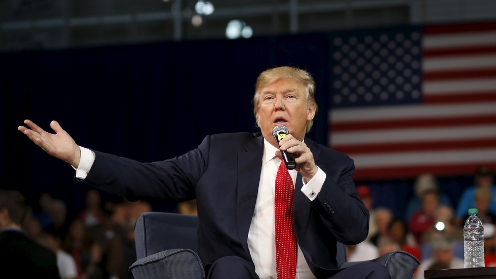 Republican U.S. presidential candidate Donald Trump addresses a crowd during a presidential forum in Aiken, S.C., Dec. 12, 2015. (Photo by Christopher Aluka Berry/Reuters)
