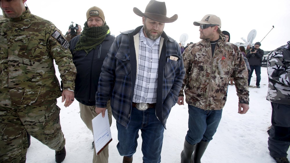 Ammon Bundy departs after addressing the media at the Malheur National Wildlife Refuge near Burns, Ore., Jan. 4, 2016. (Photo by Jim Urquhart/Reuters)