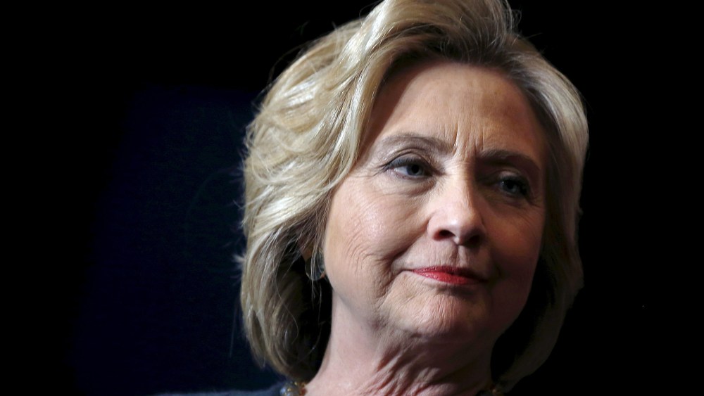 U.S. Democratic presidential candidate Hillary Clinton listens to her introduction at a campaign event in Sioux City, Ia., Jan. 5, 2016. (Photo by Jim Young/Reuters)
