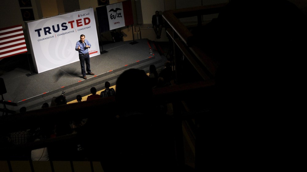 U.S. Republican presidential candidate Ted Cruz speaks at campaign stop Dordt College in Sioux Center, Iowa, Jan. 5, 2016. (Photo by Mark Kauzlarich/Reuters)