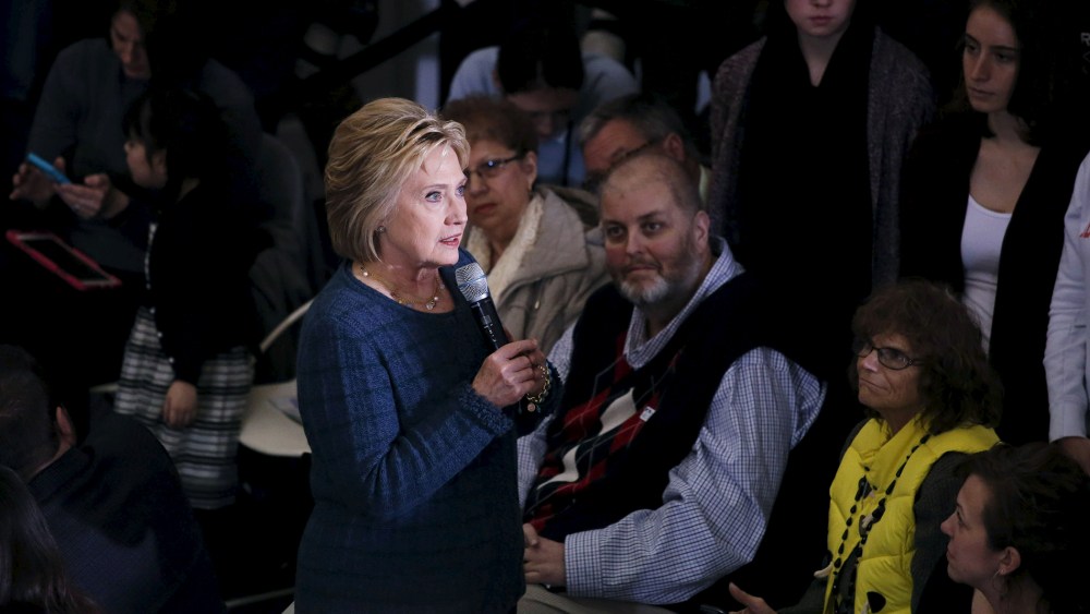 Democratic U.S. presidential candidate Hillary Clinton holds a student town hall during a campaign stop at the New England College in Henniker, N.H., Feb. 6, 2016. (Photo by Adrees Latif/Reuters)