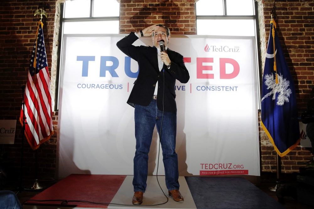 Republican presidential candidate Senator Ted Cruz (R-TX) salutes at a campaign event in Camden, S.C., Feb. 15, 2016. (Photo by Joshua Roberts/Reuters)