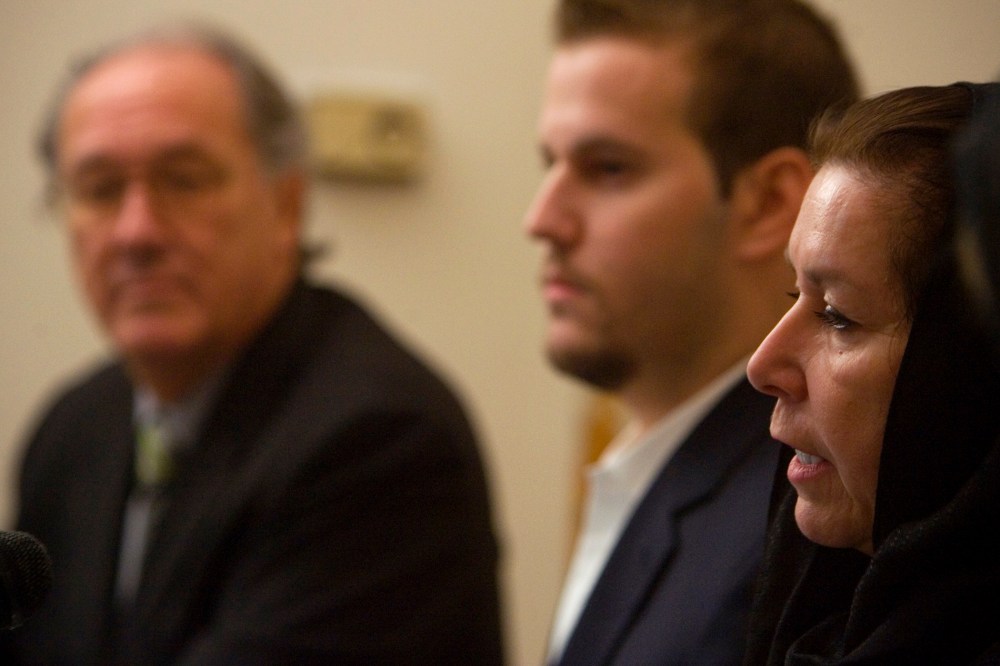 Christine Levinson, wife of former FBI agent Robert Levinson, speaks with journalists during a news conference at Switzerland's embassy in Tehran Dec. 22, 2007. (Photo by Morteza Nikoubazl/Reuters)